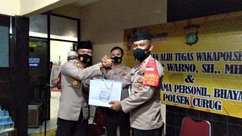 Pelepasan Alih Tugas Wakapolsek Curug Sekaligus Berbuka Puasa Bersama