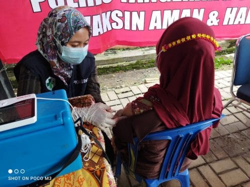 61 Orang Warga Binong di Vaksin Polsek Curug Lakukan Pengamanan