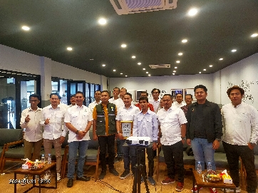 Foto: FORBISCAP BPC HIPMI Kabupaten Tangerang Berfoto Bersama Usai Acara Seminar. Rabu (231/1)
