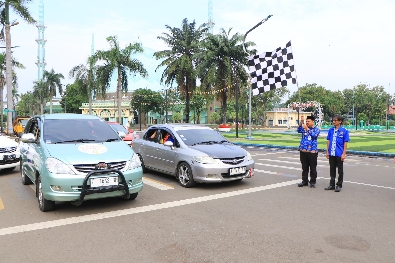 Foto: Pj. Wali Kota Tangerang M. Nurdin Didampingi Plt. Ketua PWI R. Herwanto Saat Melepas Delegasi PWI dan SMSI Kota Tangerang ke Acara HPN di Jakarta.