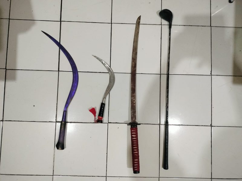 Foto: Barang Bukti Sajam Diduga Hendak Dipakai Tawuran Para Remaja yang Diamankan Polisi.