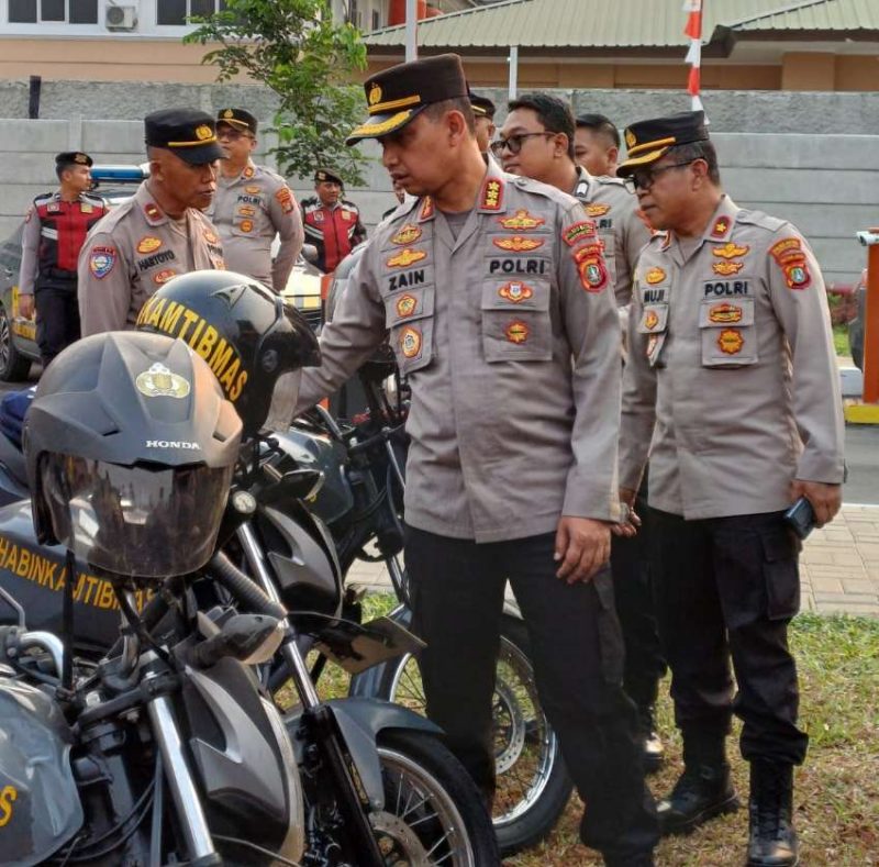 Foto: Kapolres Metro Tangerang Kota, Kombes Pol Zain Dwi Nugroho Saat Melakukan Pengecekan Randis dan Alsus.