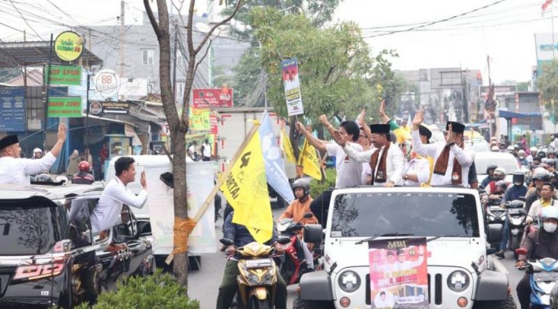 Foto: Paslon SAMA dan FF Saat Saling Sapa di Jalan. ini