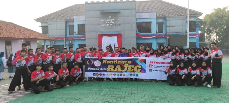 Foto: Ketua KOK Rajeg dan Ketua IPSI Beserta Pengurus Berfoto Bersama Jelang Keberangkatan ke Koni Cup Kabupaten Tangerang 2024.