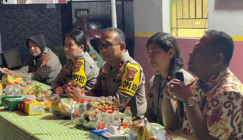 Foto: Waka Polres Metro Tangerang Kota AKBP Yolanda Evalyn Sebayang, S.IK, M.M, melaksanakan kegiatan 'Ngopi Kamtibmas'. di Poris Plawad.