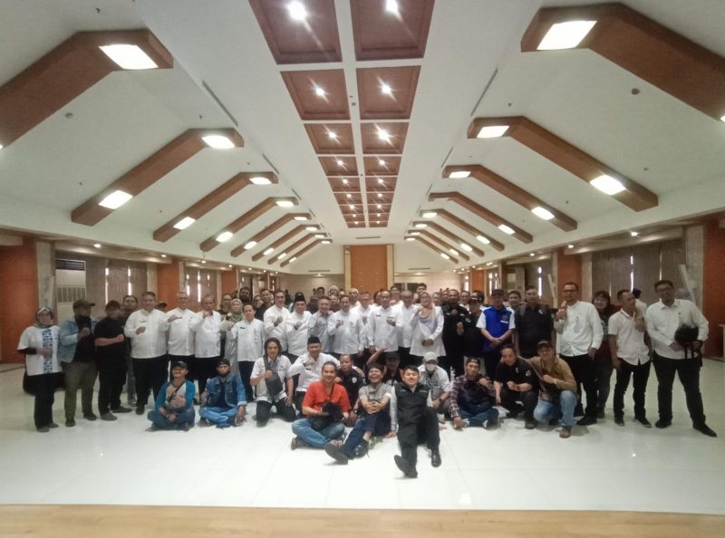Foto; Usai Acara Ngobrol Bareng Insan Pers Pj. Walikota dan Diskominfo Berfoto Bersama Wartawan.