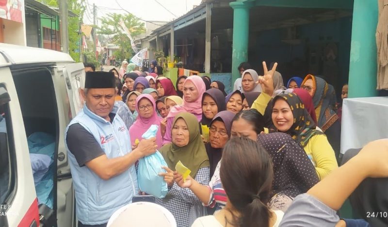Foto: Relawan Andara Soni-Dimyati Saat Menggelar Acarq Tebus Murah Seribu Paket di Kecamatan Batuceper.