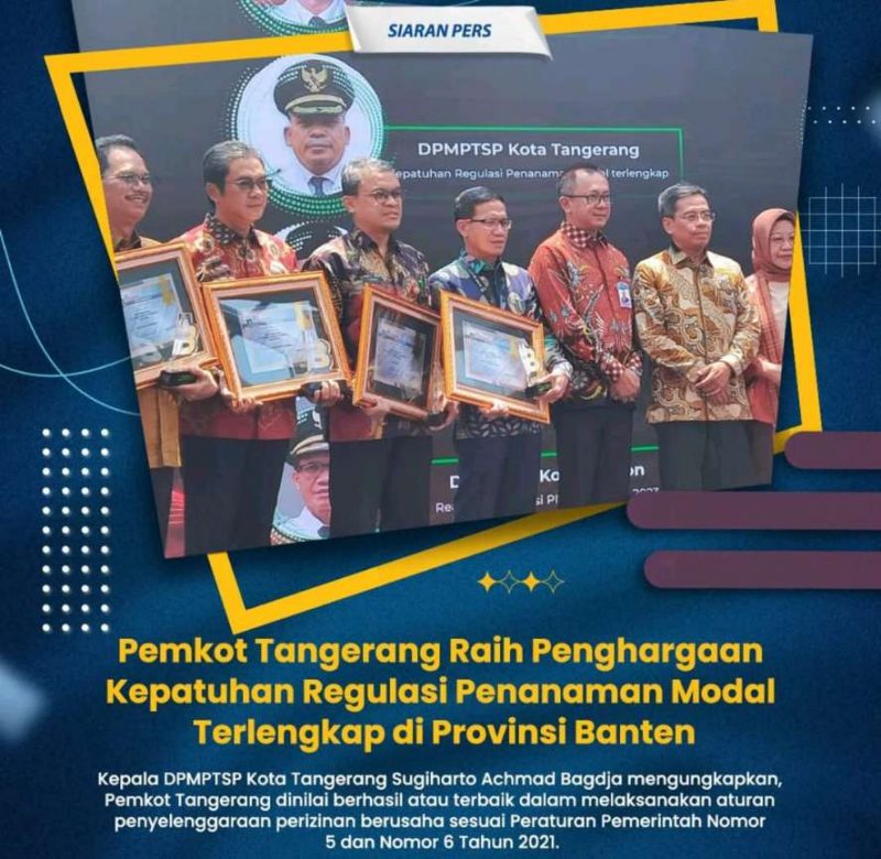 Foto: DPMPTSP Kota Tangerang Saat Menerima Penghargaan.