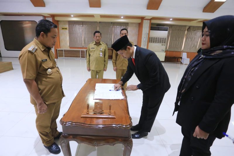 Foto: PJ Walikota Kota Tangerang DR Nurdin Saat Melantik JFT di Ruang Al Amanah  Pusat Pemkot Tangerang.
