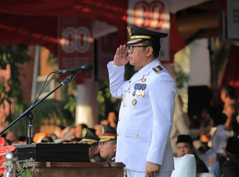 Wakil Walikota Tangerang, H. Maryono Hasan Saat Menjadi Inspektur Upacara Penurunan Bendera HUT RI ke-80 tahun 2025 di Alun-alun Ahmad Yani Kota Tangerang.