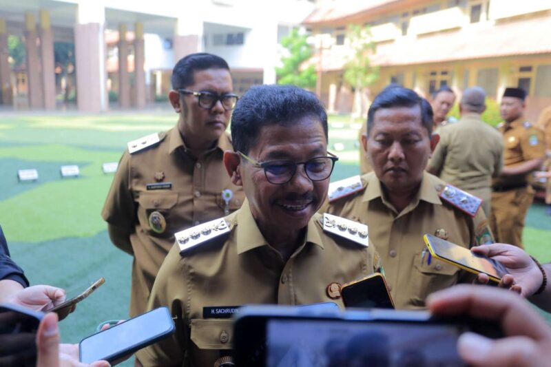 Foto: Wali Kota Tangerang H. Sachrudin Saat Memberikan Keterangan Pers.