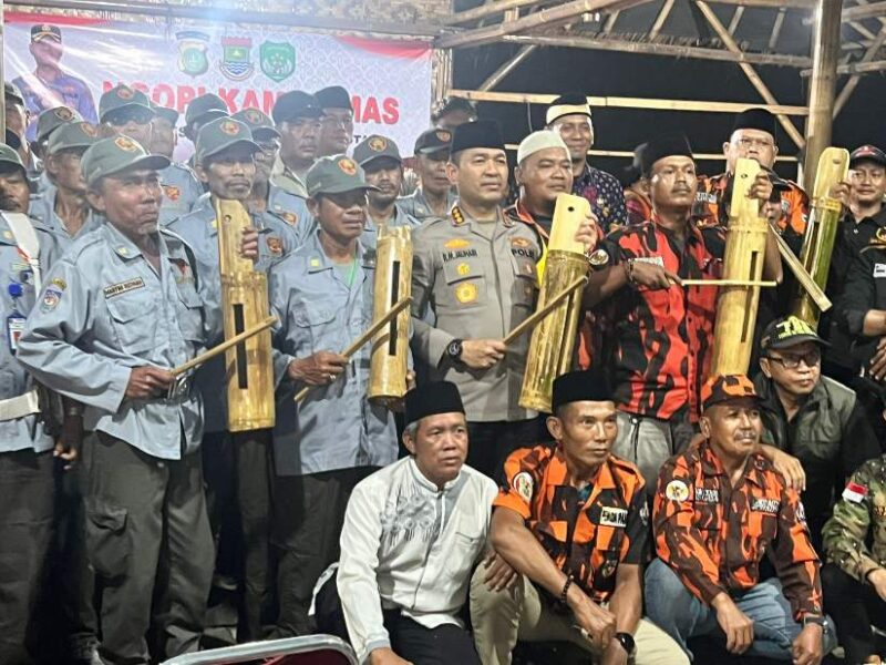 Foto: Kapolres Metro Tangerang Kota, Kombespol Raden Muhammad Jauhari Saat Menghadiri Acara Ngopi Kamtibmas di Teluknaga.