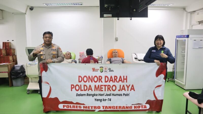 Foto: Sihumas Polres Metro Tangerang Kota Saat Menggelar Kegiatan Donor Darah.