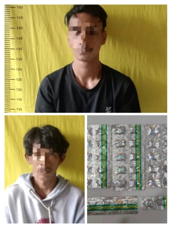 Foto: Dua Orang Pelaku Penjual Tramadol dan Barang Bukti Saat Diamankan Unit Reskrim Polsek Jatiuwung.