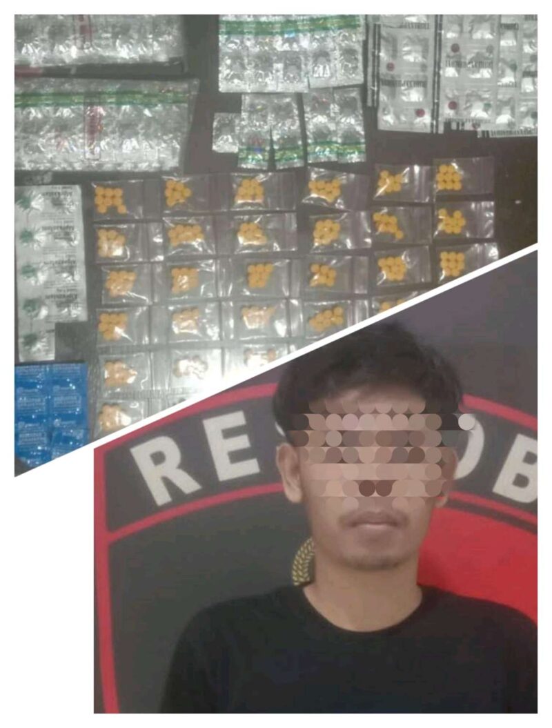 Foto: Pelaku Penjual Obat Jenis G Berinisial M (20) Berikut Barang Bukti Saat Diamankan Polsek Cipondoh.