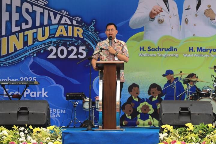 Foto: Kepala Disbudpar Kota Tangerang Boyke Urif Hermawan Saat Menyampaikan Sambutan di Pembukaan Festival Pintu Air 10.