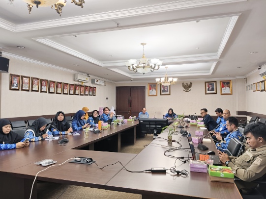 Foto; Bappeda Kota Tangerang Saat Menggelar Rapat Ekspose Draft Laporan Akhir Penelitian, Pengembangan Komunikasi dan Informatika.