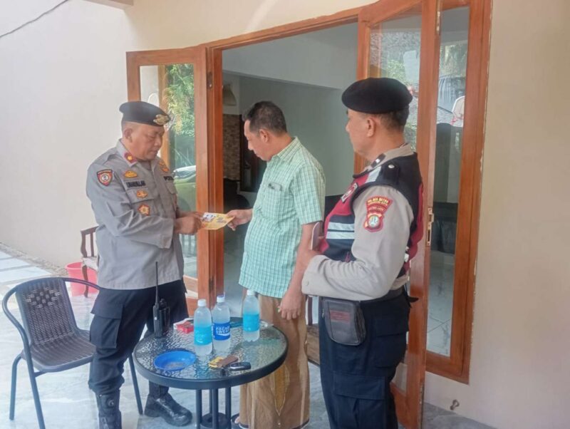 Foto: PS Kasat Samapta Polres Metro Tangerang Kota, Kompol Ubaidillah Saat Pimpin Patroli Dialogis Sosialisasikan Call Center 110.