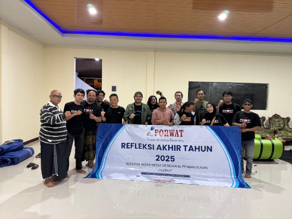 Foto: Anggota dan Pengurus Forwat Berfoto Bersama Saat Gelar Refleksi Akhir Tahun 2025 di Pandeglang Banten (28/12)