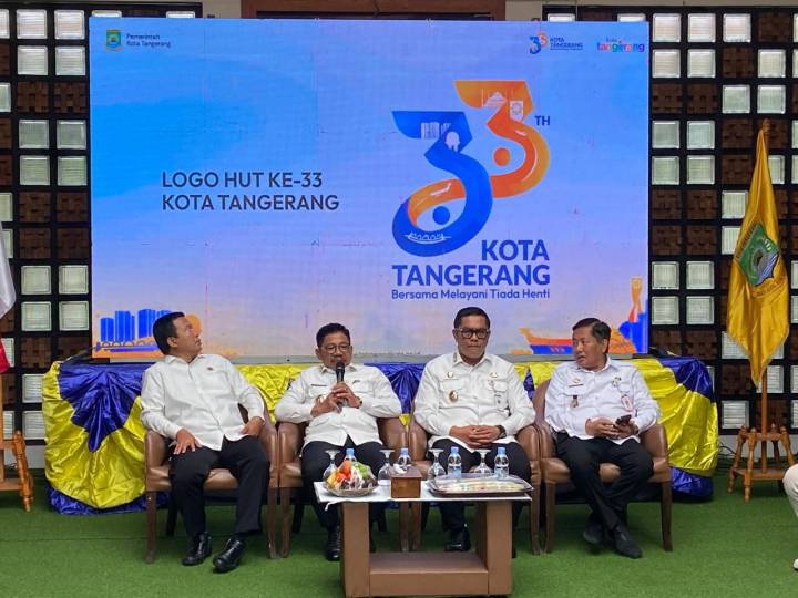 Foto: Wali Kota Tangerang, H. Sachrudin Bersama Wakil Wali Kota Tangerang, H. Maryono Hasan Saat Menghadiri Lounching Logo HUT Kota Tangerang ke-33. 