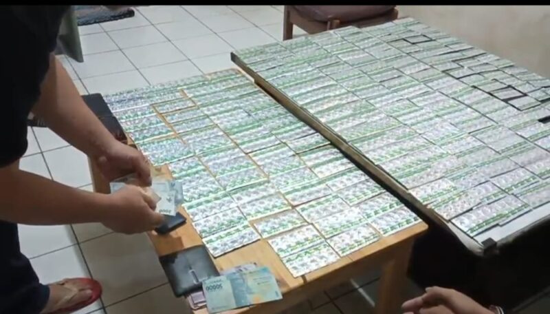 Foto: Ribuan Baran Bukti Obat Daftar G Diamankan Polsek Batuceper. 