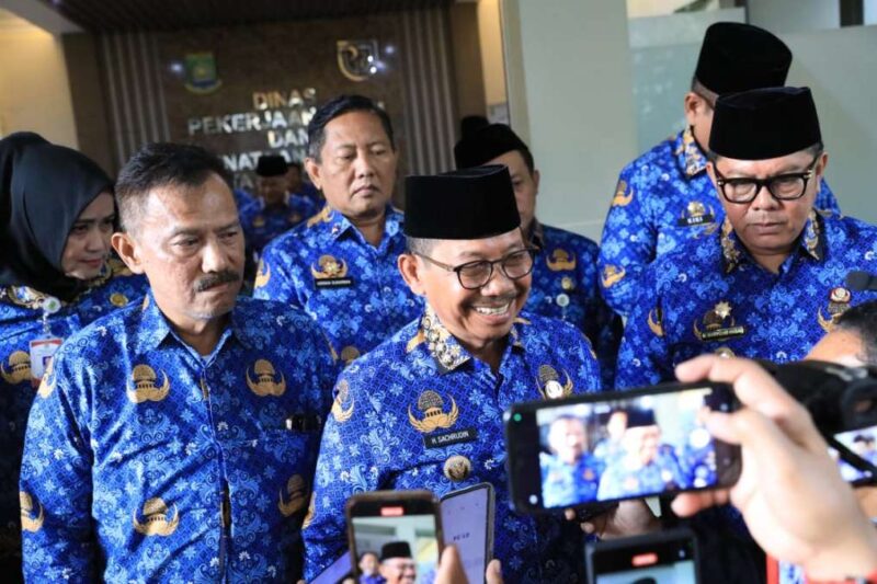 Foto: Wali Kota Tangerang, Haji Sachrudin dan Wakil Walikota Tangerang, Haji Maryono Hasan Beserta Jajaran Saat Memberikan Keterangan Pers, Senin (19/1/2026)