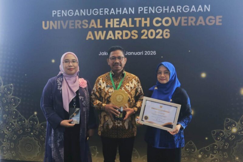Foto: Wali Kota Tangerang, H. Sachrudin Usai Terima UHC Award 2026.