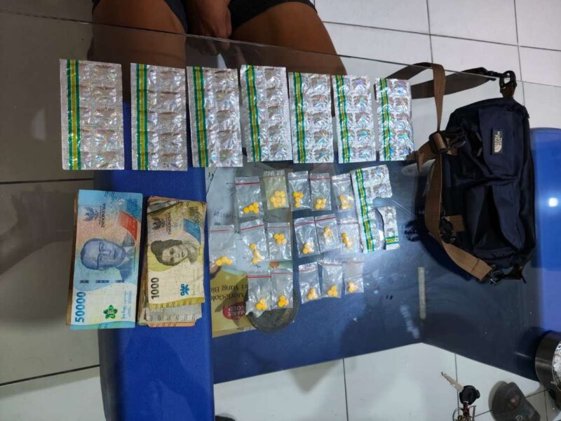 Foto: Barang Bukti Obat-obatan Tanpa Izin Edar Diamankan Polsek Sepatan.