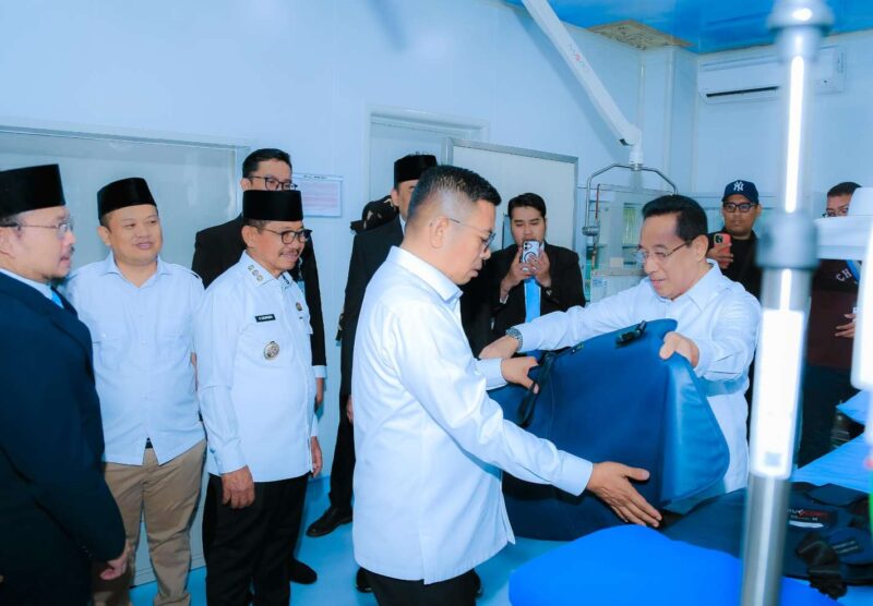 Foto: Peresmian kerja sama Instalasi Pelayanan Kardioserebrovaskular Terpadu (IPKT) antara RSUD Kota Tangerang dan BPJS Kesehatan dilakukan pada Sabtu (14/2/2026) oleh Wali Kota Tangerang H. Sachrudin bersama Wakil Menteri Kesehatan RI dr. Benjamin Paulus Octavianus, Gubernur Banten Andra Soni, serta Direktur Utama BPJS Kesehatan Ali Ghufron Mukti.