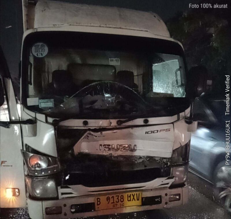 Foto: Kondisi Mobil Usai Laka. 