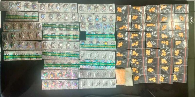 Foto: Ratusan Butir BB Obat Keras Jenis Tramadol dan Exymer Saat Diamankan Polsek Neglasari. 