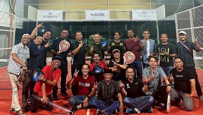 Foto: Usai Bukber, Mantan Wali Kota Tangerang, Arief R. Wismansyah Berfoto Bersama Pengurus dan Anggota Pokja WHTR. 