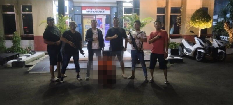 Foto: Tim Unit Reskrim Polsek Benda Berfoto Bersama Usai Menangkap Residivis Maling Gudang Kosong. 