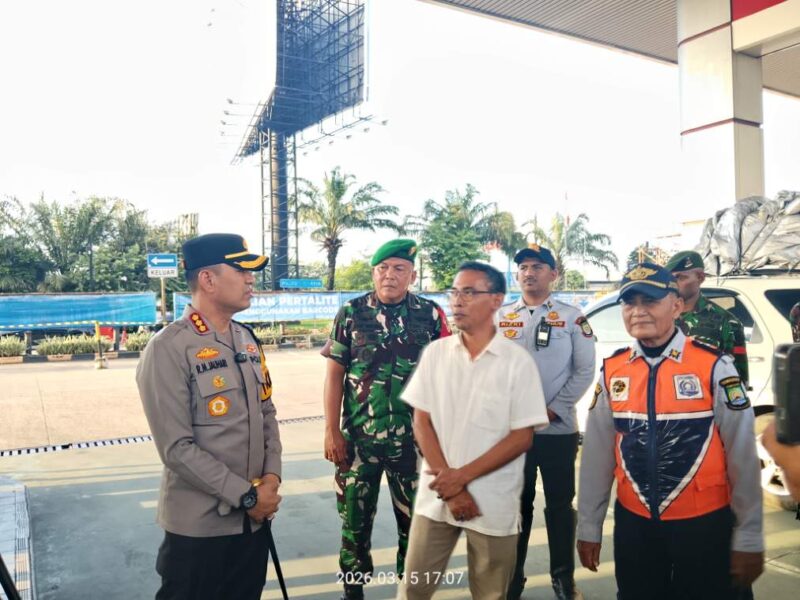 Foto: Kapolres Metro Tangerang Kota, Kombes Pol.Dr. Raden Muhammad Jauhari Saat Tinjau Res Area 13,5 Toll Jakarta-Merak. 