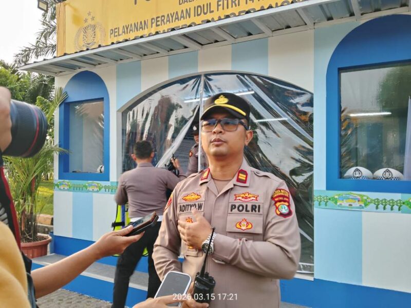 Foto: Kapolsek Pinang, IPTU Adityo Wijanarko Saat Memberikan Keterangan Pers di Posyandu Res Area 13,5.