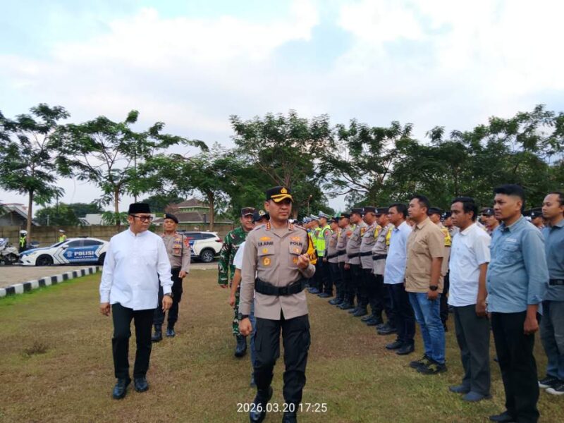 Foto: Kapolres Metro Tangerang Kota, Kombes Pol Raden Muhammad Jauhari Bersama Wakil Walikota dan Ketua DPRD serta TNI saat Cek Kesiapan Pasukan.