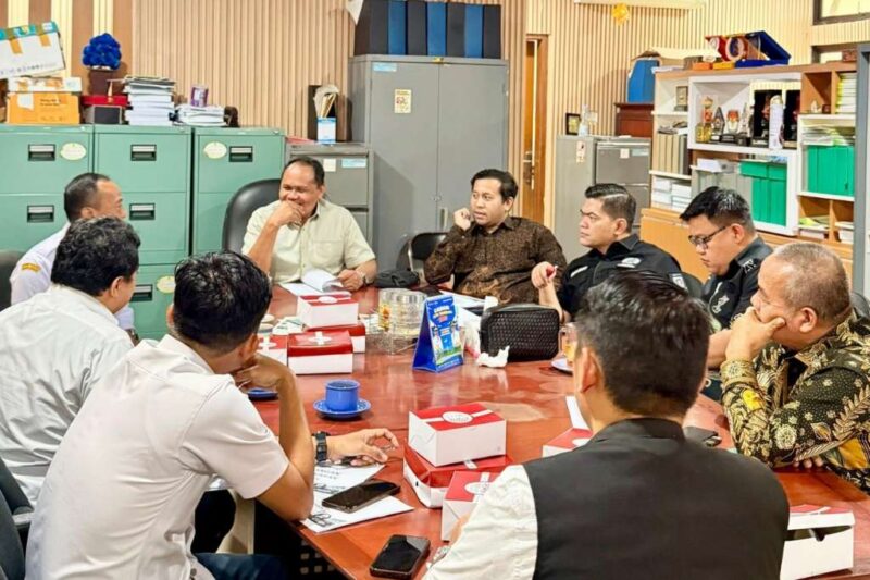 Foto: Rapat Dengar Pendapat (RDP) Panitia Khusus (Pansus) LKPJ bersama Diskominfo di Ruang Komisi I, Rabu (8/4/2026).