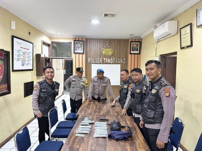 Foto: Tim Patroli Polres Metro Tangerang Kota Saat Amankan Ribuan Obat Terlarang. 