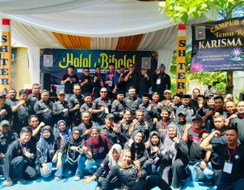 Foto: Usai Acara Halal Bihalal, Keluarga Besar Letting 2024 Angkatan 40 Organisasi Pencak Silat Persaudaraan Setia Hati Terate (PSHT) Cabang Kabupaten Tangerang Berfoto Bersama. 