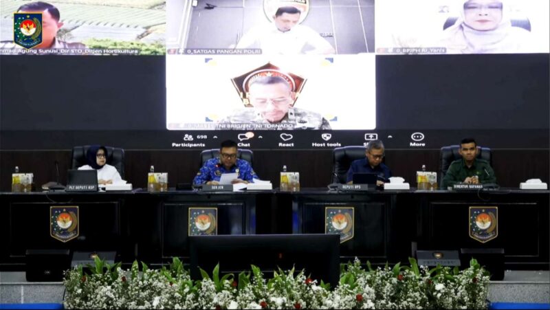 Foto: Pemkot Tangerang Saat Mengikuti Zoom Meeting dengan Sekretaris Jenderal Kementerian Dalam Negeri (Kemendagri), Tomsi Tohir Balaw. 