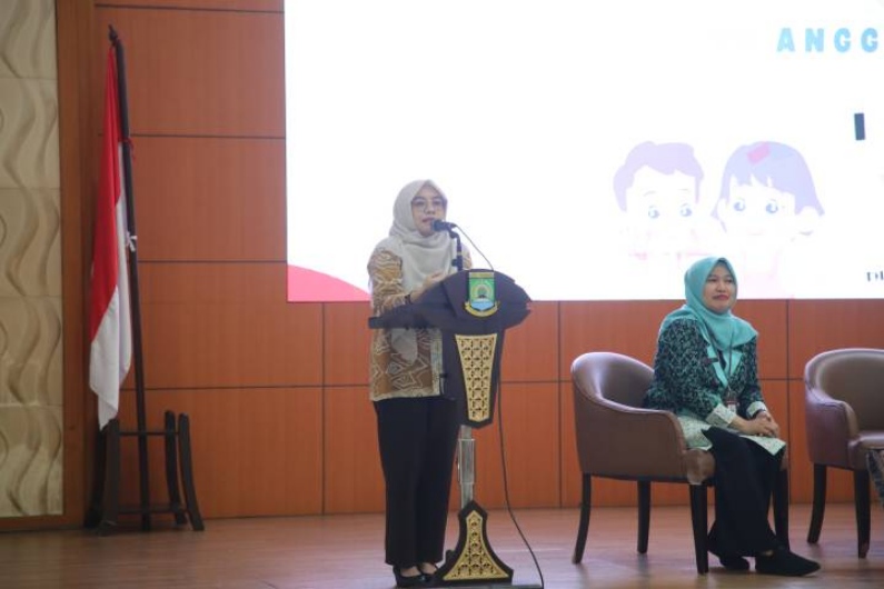 Foto: Kadinkes Kota Tangerang Dinkes Kota Tangerang dr. Dini Anggraeni Saat Kukuhkan 100 Inspektur Pangan Cilik