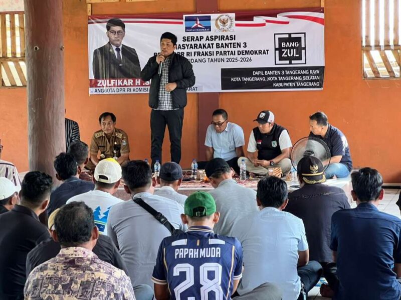 Foto: Anggota DPR RI Fraksi Partai Demokrat, Zulfikar saat melaksanakan kegiatan reses di Desa Cibugel, Kecamatan Cisoka Kabupaten Tangerang.