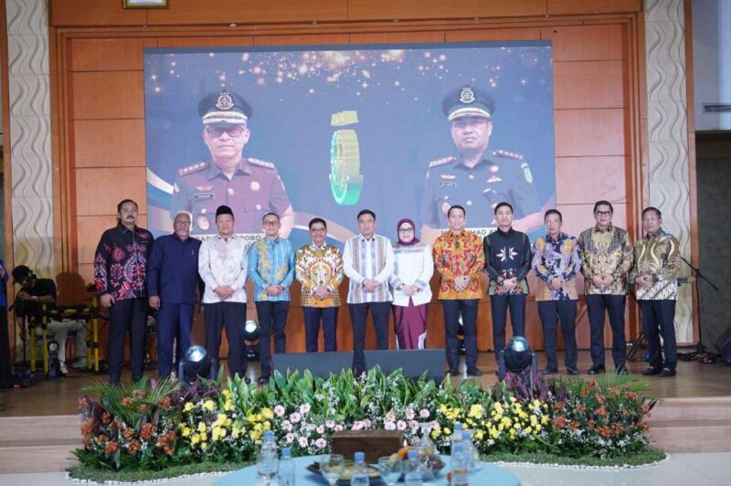 Foto: Wali Kota Tangerang, H. Sachrudin dan Wakil Walikota H. Maryono Saat Menghadiri Acara Lepas Sambut Kajari Kota Tangerang.