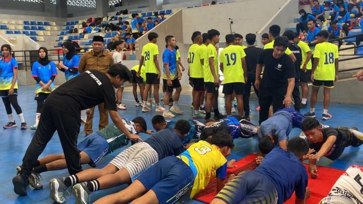Foto: Persiapan POPDA, Kadispora Kota Tangerang, Kaonang Tinjau Langsung Para Atlet Kota Tangerang. 