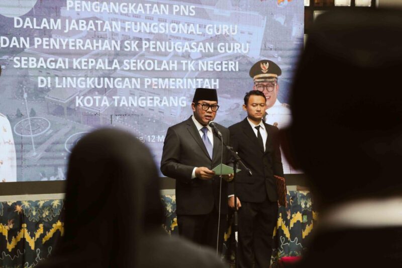 Foto: Wakil Wali Kota Tangerang, H. Maryono, saat melantik 28 Pegawai Negeri Sipil dalam Jabatan Fungsional Guru. 