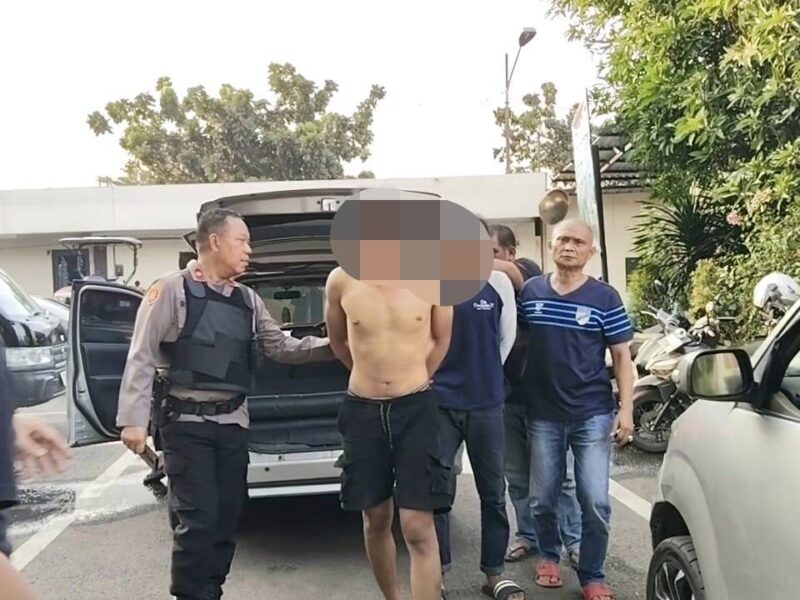 Foto: Foto Pelaku Pembacokan Brutal Saat Ditangkap Tim Reskrim Polsek Jatiuwung. 