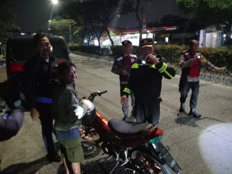 Foto: Kapolsek Batuceper, Kompol Gunawan, SH., Saat Pimpin Operasi Cipta Kondisi.