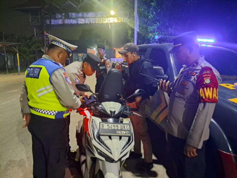 Foto: Polsek Benda Saat Melaksanakan Razia Stasioner Operasi Cipta Kondisi. 