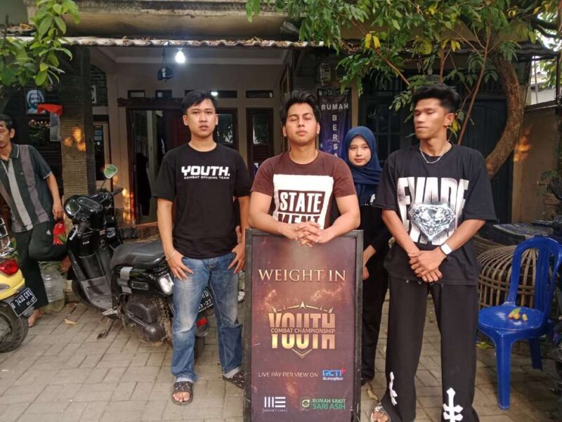 Foto: Para Petinju Siap Bertarung di Event Youth Combat Championship Kota Tangerang. 