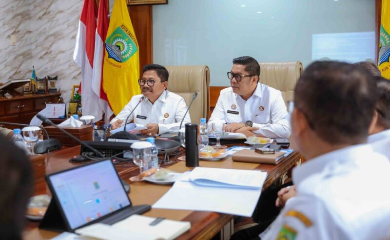 Foto: Wali Kota Tangerang, H. Sachrudin, bersama Wakil Wali Kota Tangerang H. Maryono saat menghadiri Rapat Koordinasi (Rakor) bersama Forum Koordinasi Pimpinan Daerah (Forkopimda) Kota Tangerang.